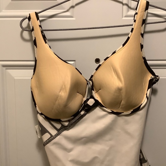 Miraclesuit Geometric Estilo Tummy Control Swimsuit Retro Pinup *See Flaw* - Picture 9 of 16